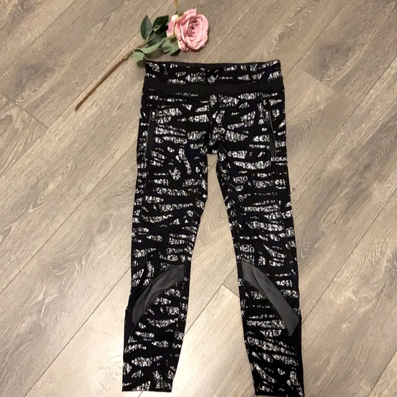 lululemon athletica Pants - LuLu lemon crop leggings